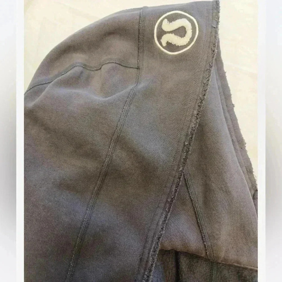 Lululemon Factory Distressed Scuba Hoodie Grey Size 2 - Picture 7 of 10